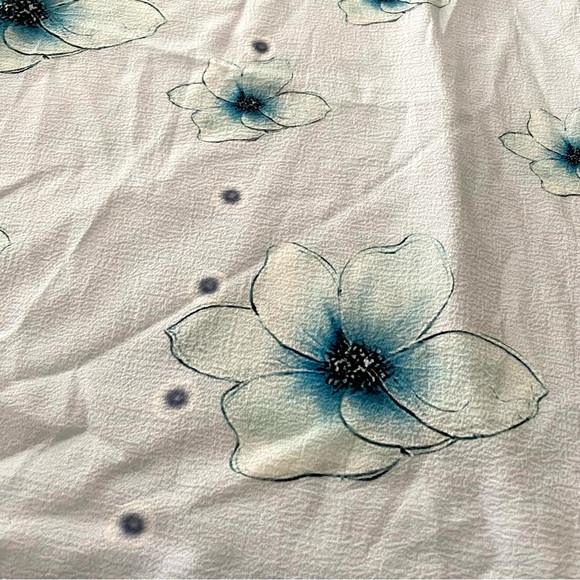 Made With Love Floral Blouse - Picture 7 of 7